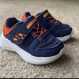 Kids shoes size 4c